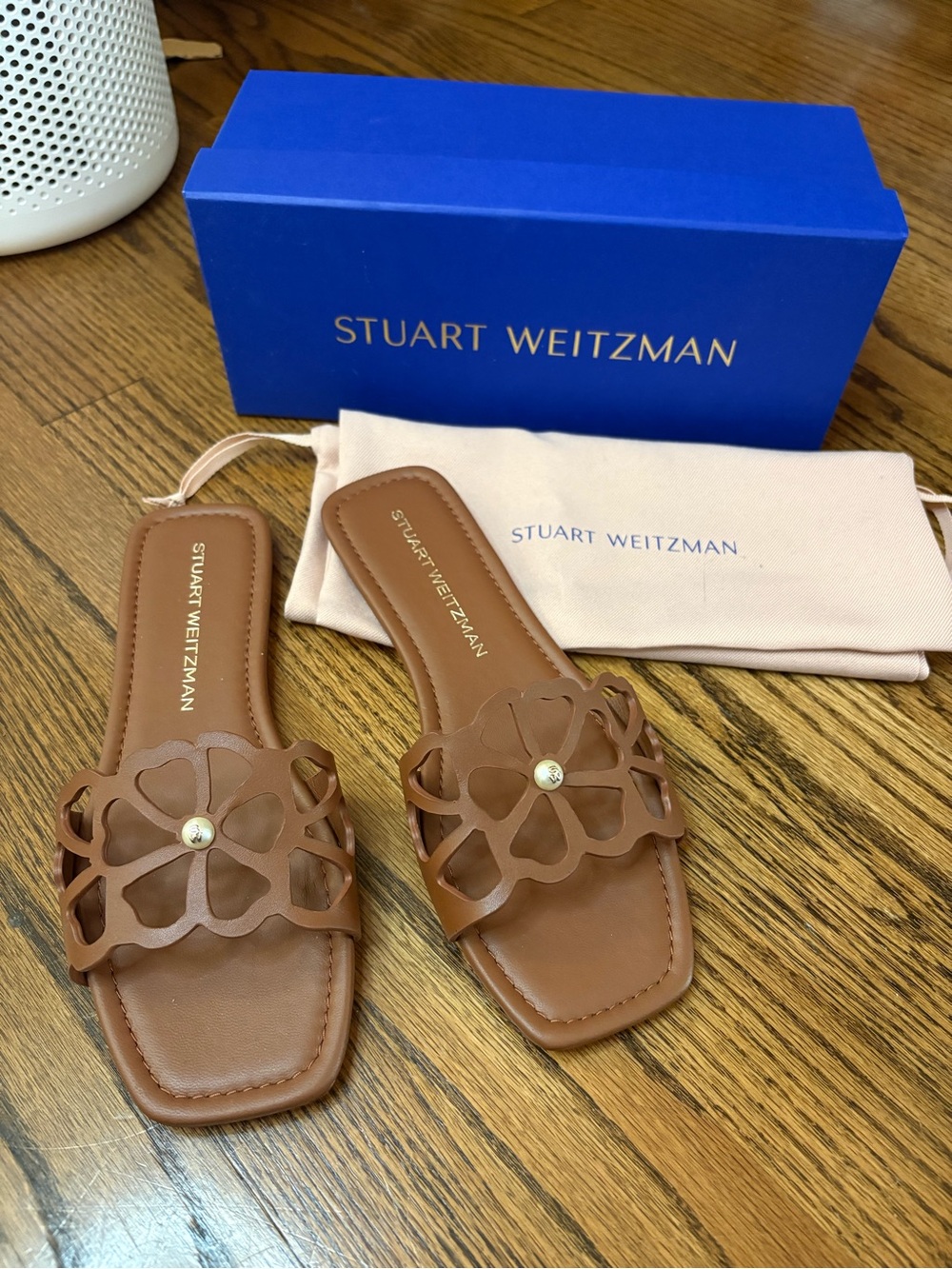 Stuart Weitzman Jasmine Slide Cutout Sandal 8.5 in Macchiato